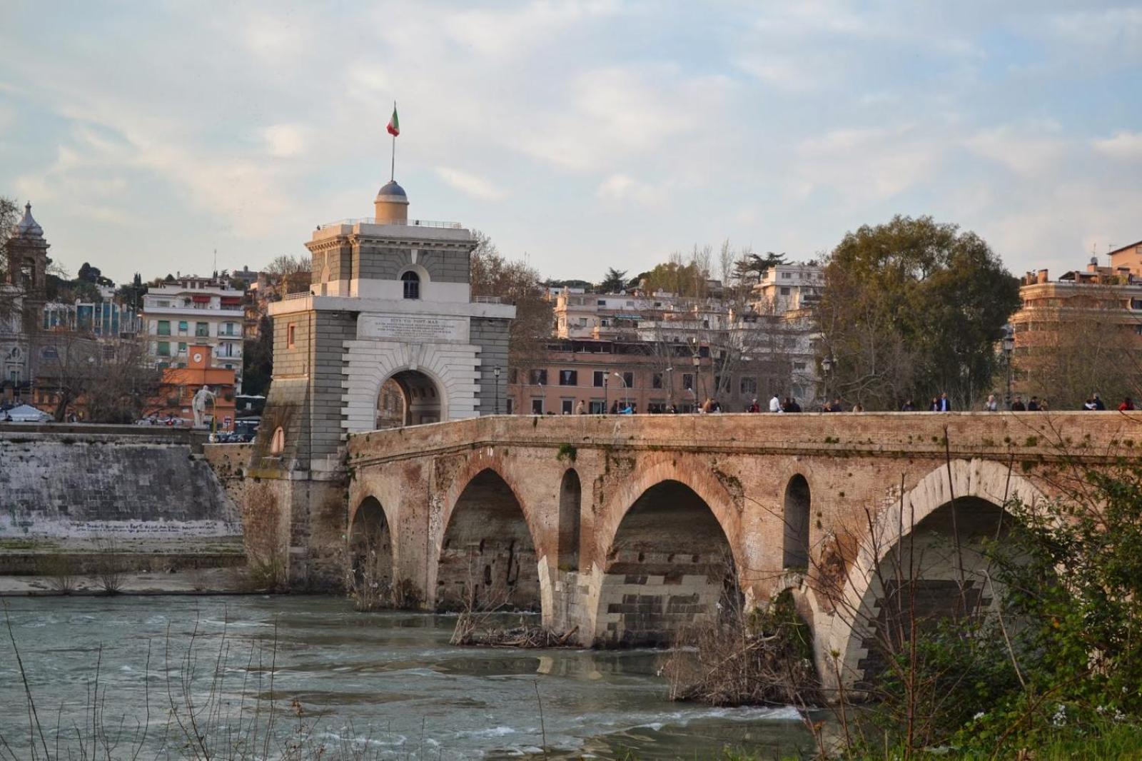 Dolcevita Ponte Milvio โรม ภายนอก รูปภาพ